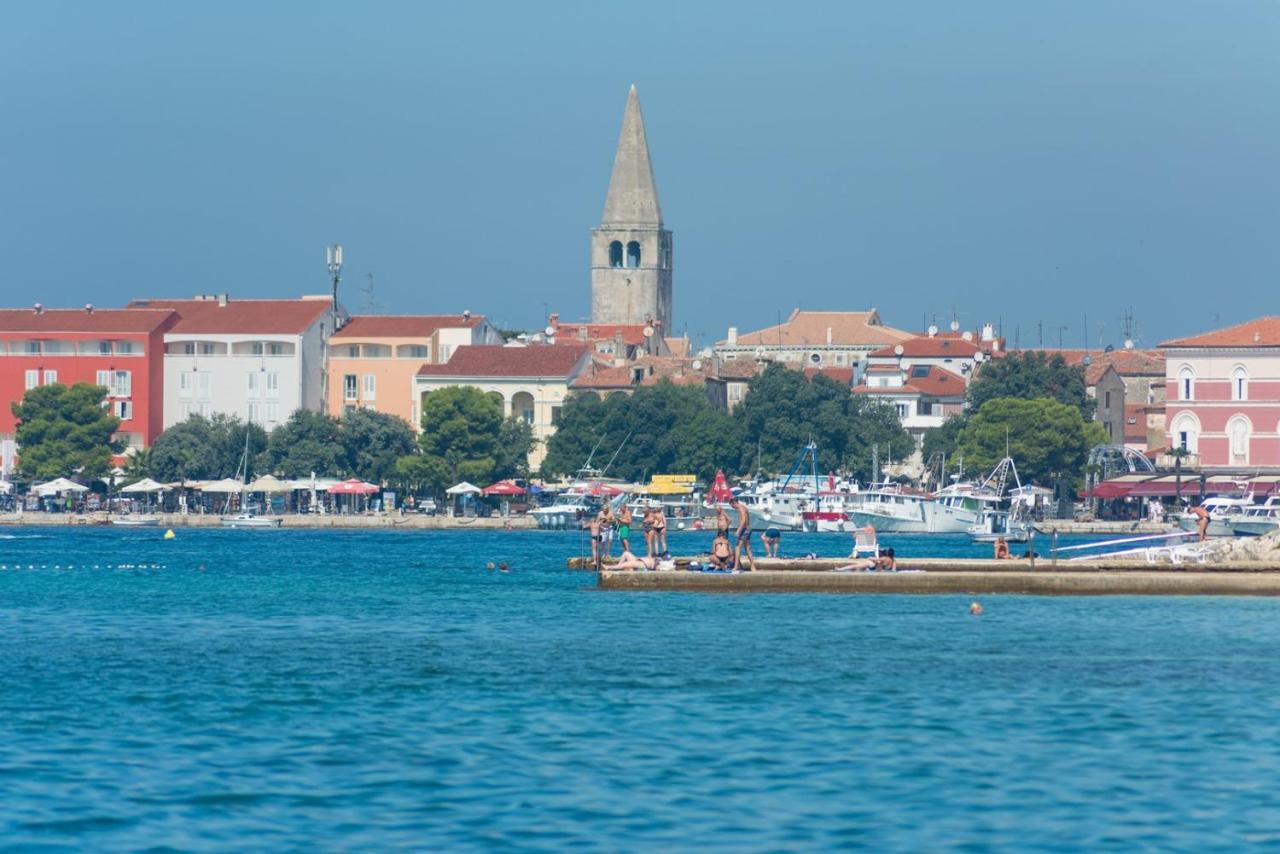 Rooms Vitoria On Joakim Square Porec Bagian luar foto