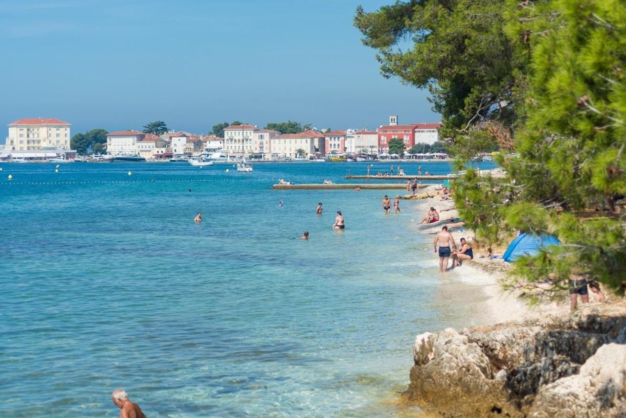 Rooms Vitoria On Joakim Square Porec Bagian luar foto